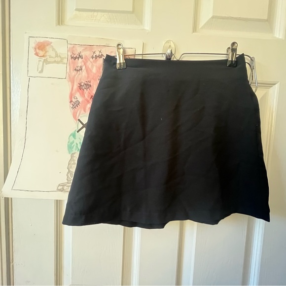 black mini skirt - Picture 2 of 3